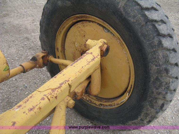 image for item H5323 Caterpillar 212 motor grader