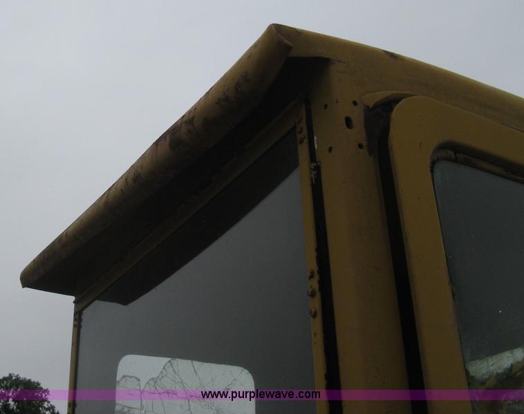 image for item H5323 Caterpillar 212 motor grader