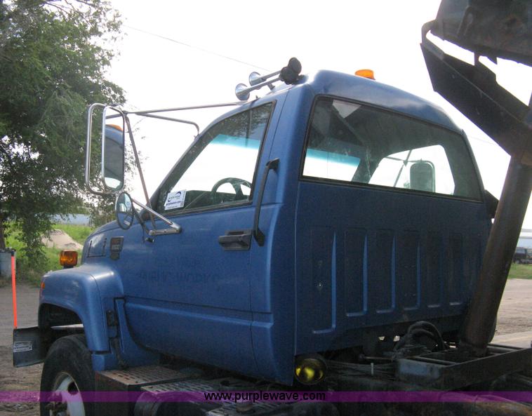 image for item H5333 1999 GMC C8500 dump truck