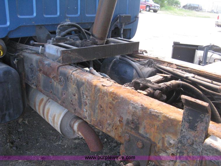 image for item H5333 1999 GMC C8500 dump truck
