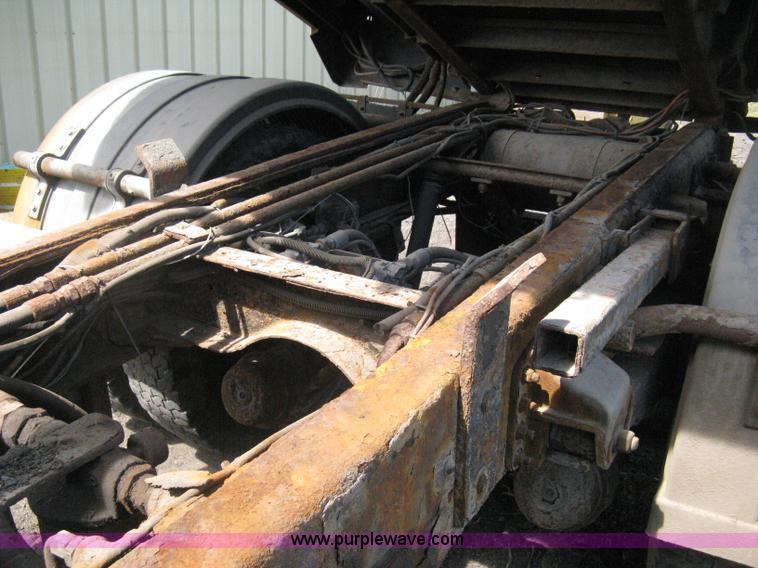 image for item H5333 1999 GMC C8500 dump truck