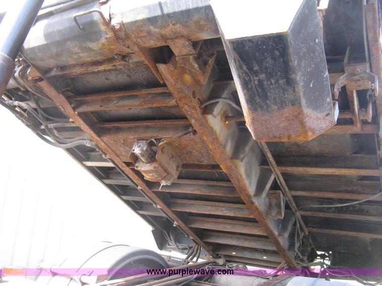 image for item H5333 1999 GMC C8500 dump truck