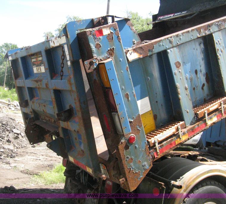 image for item H5333 1999 GMC C8500 dump truck