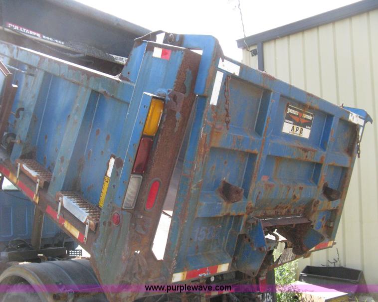 image for item H5333 1999 GMC C8500 dump truck