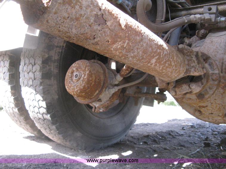 image for item H5333 1999 GMC C8500 dump truck