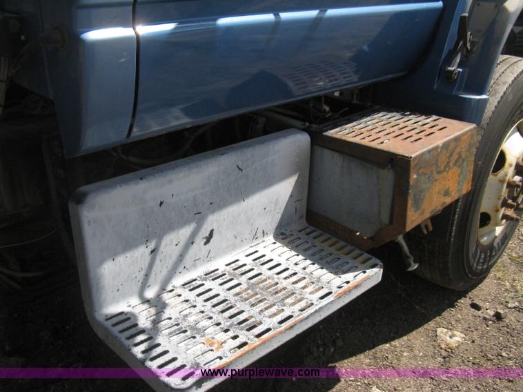 image for item H5333 1999 GMC C8500 dump truck