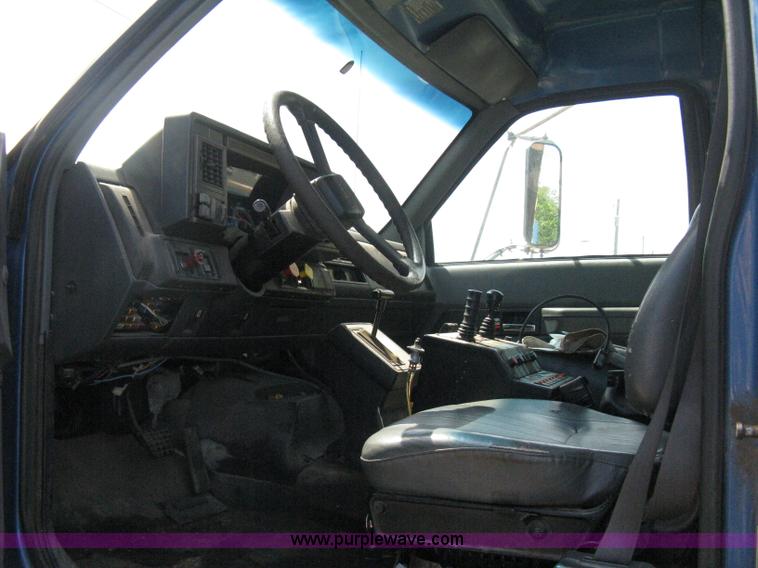 image for item H5333 1999 GMC C8500 dump truck