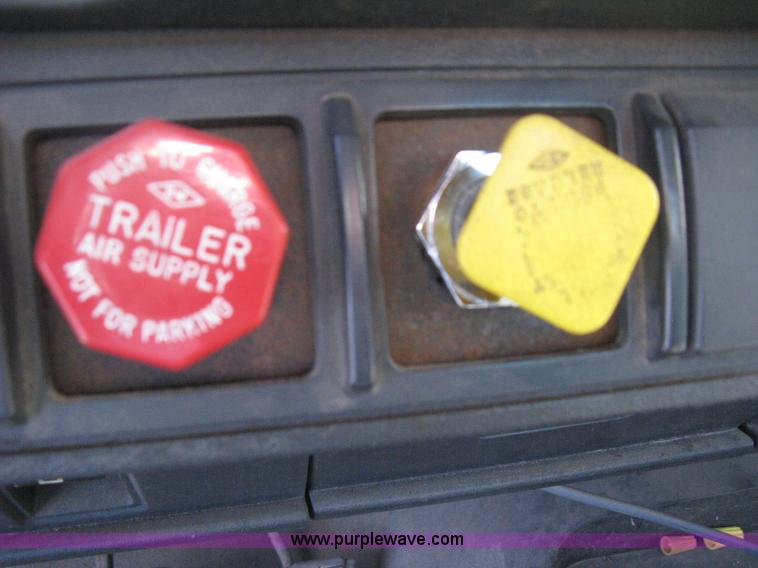 image for item H5333 1999 GMC C8500 dump truck