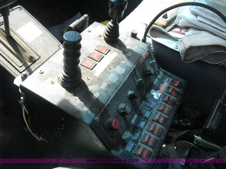 image for item H5333 1999 GMC C8500 dump truck