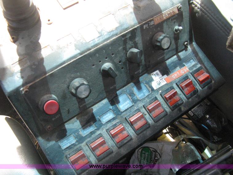 image for item H5333 1999 GMC C8500 dump truck