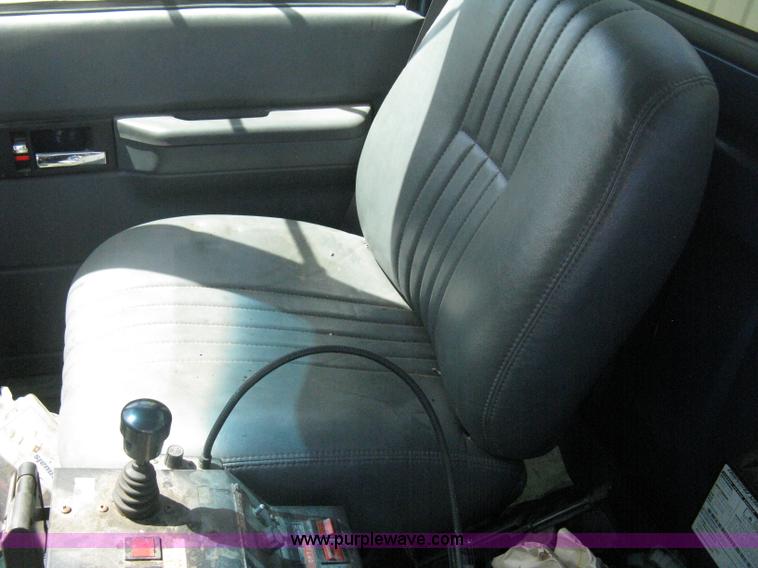 image for item H5333 1999 GMC C8500 dump truck