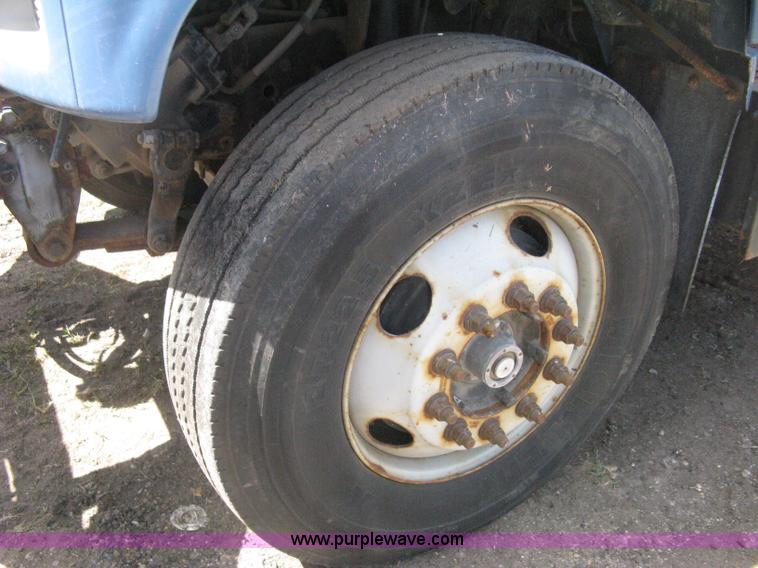 image for item H5333 1999 GMC C8500 dump truck