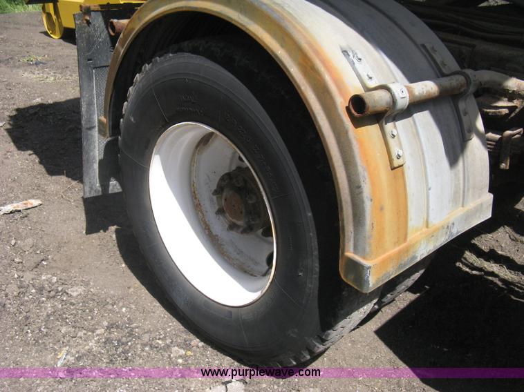 image for item H5333 1999 GMC C8500 dump truck