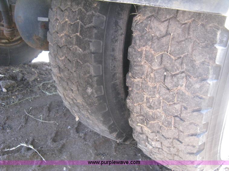 image for item H5333 1999 GMC C8500 dump truck