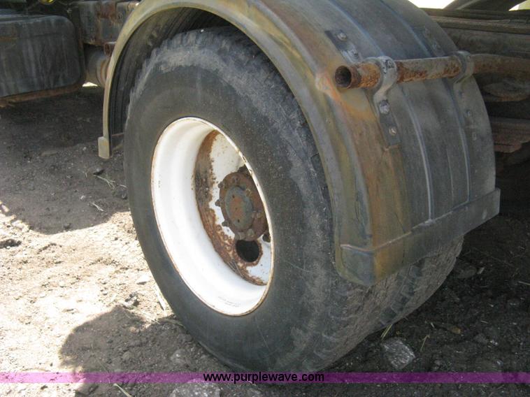 image for item H5333 1999 GMC C8500 dump truck