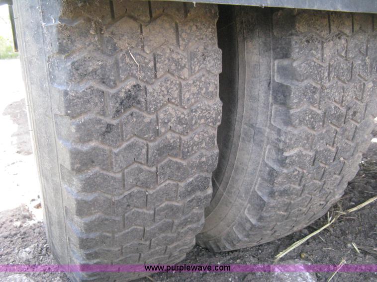 image for item H5333 1999 GMC C8500 dump truck