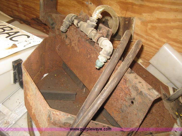 image for item H5333 1999 GMC C8500 dump truck