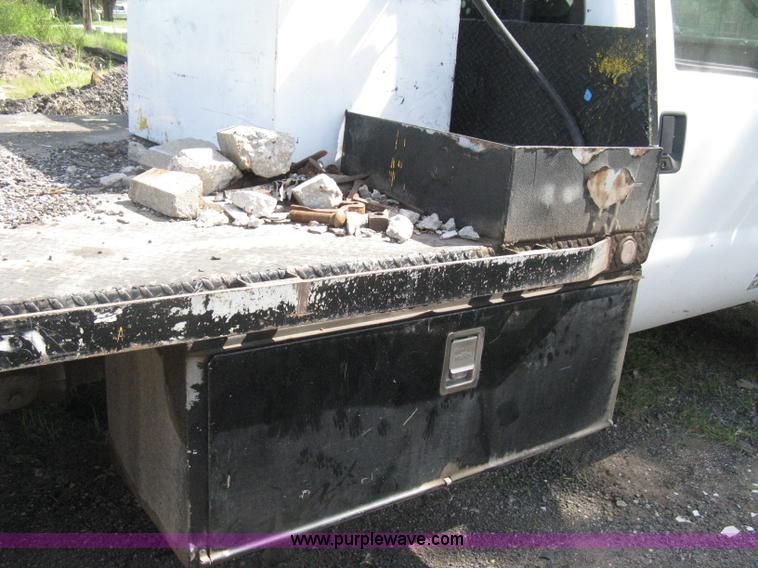 image for item H5334 2008 Ford F550 XL Super Duty flatbed truck