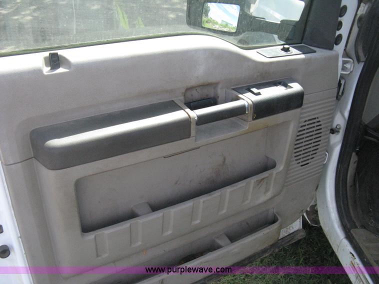 image for item H5334 2008 Ford F550 XL Super Duty flatbed truck