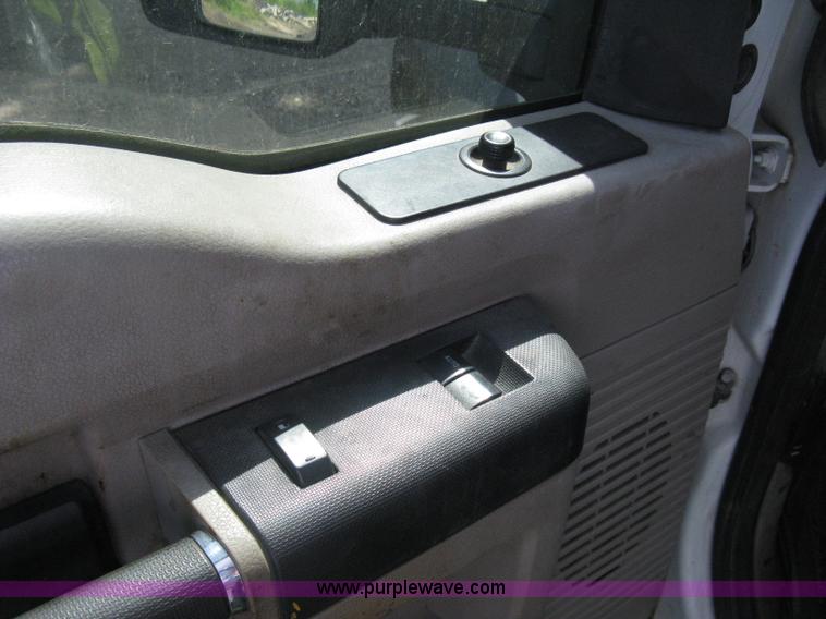 image for item H5334 2008 Ford F550 XL Super Duty flatbed truck