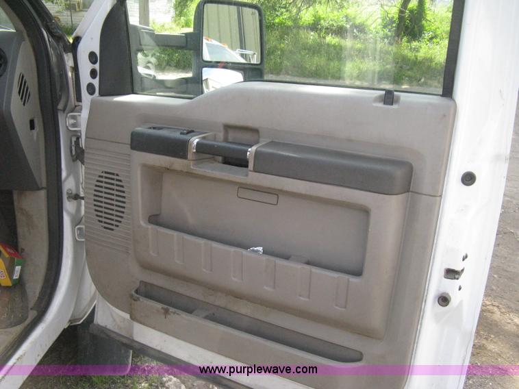 image for item H5334 2008 Ford F550 XL Super Duty flatbed truck