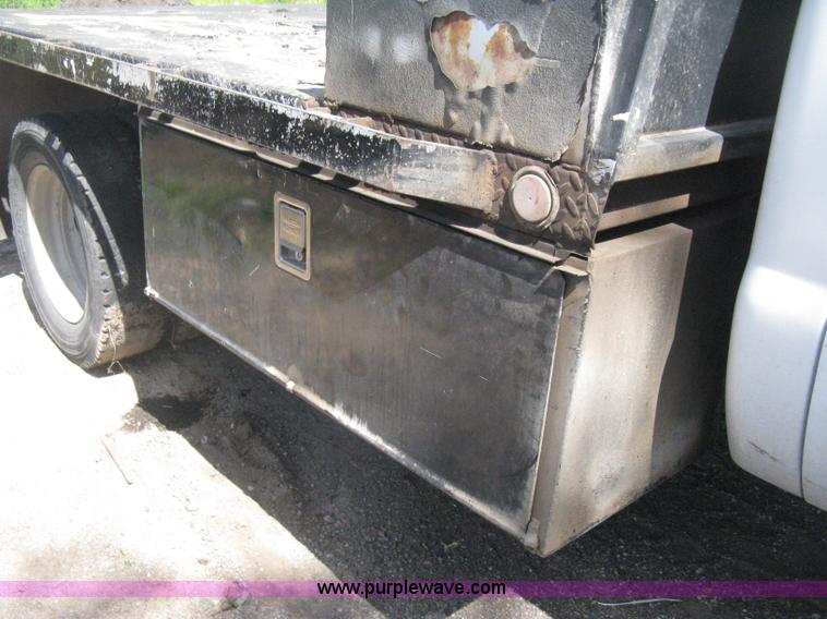 image for item H5334 2008 Ford F550 XL Super Duty flatbed truck