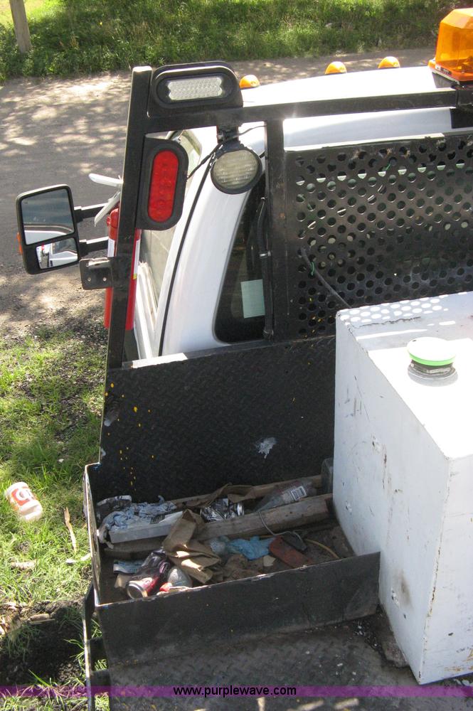 image for item H5334 2008 Ford F550 XL Super Duty flatbed truck