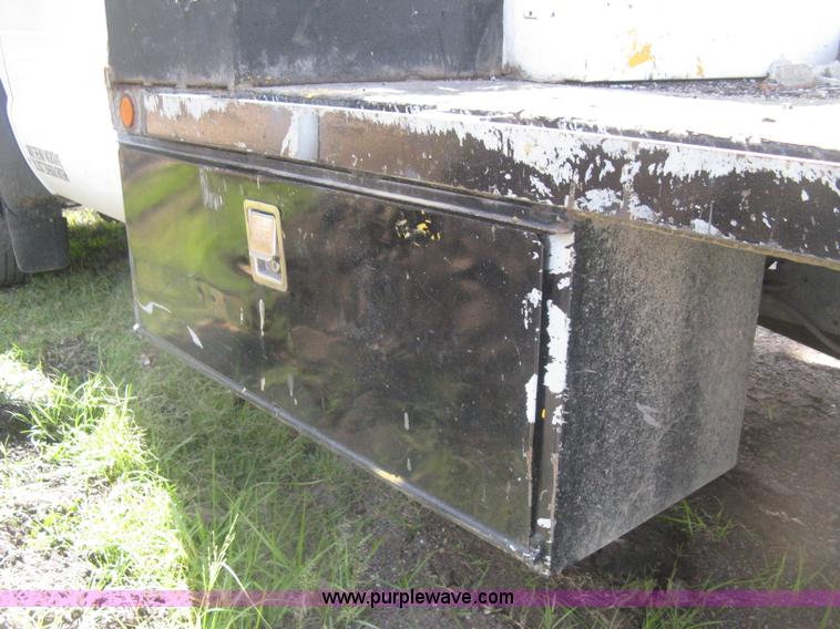 image for item H5334 2008 Ford F550 XL Super Duty flatbed truck