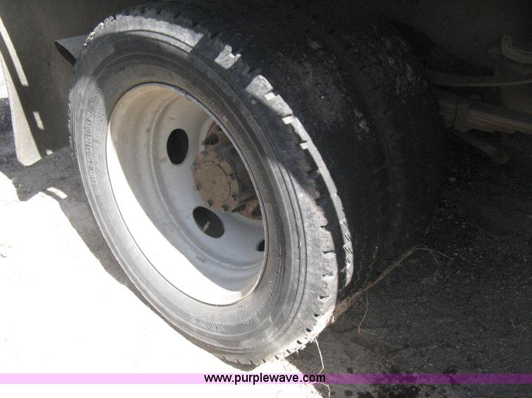 image for item H5334 2008 Ford F550 XL Super Duty flatbed truck