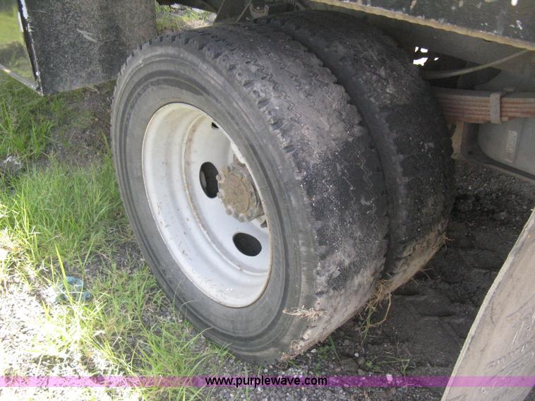 image for item H5334 2008 Ford F550 XL Super Duty flatbed truck