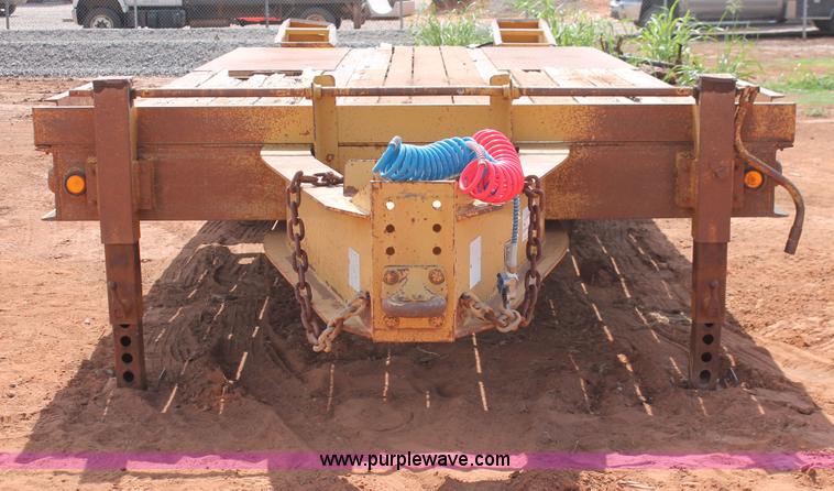 image for item H5631 2003 Belshe T-10 trailer