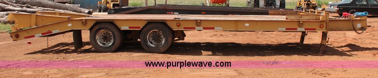 image for item H5631 2003 Belshe T-10 trailer