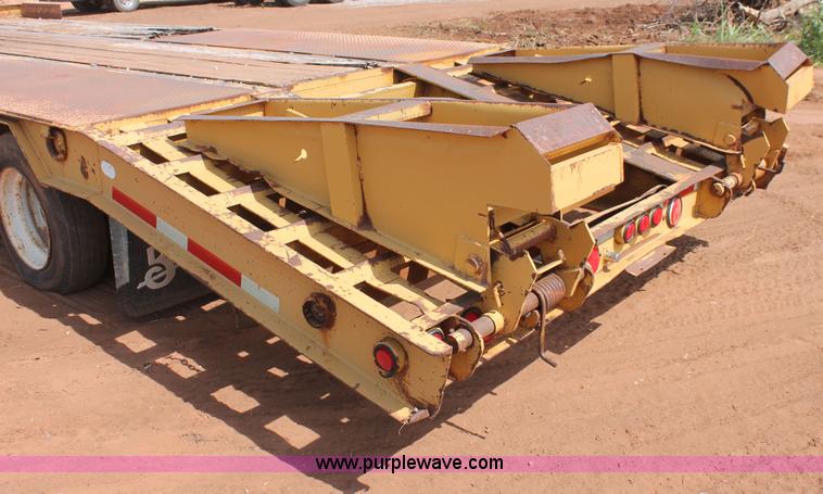 image for item H5631 2003 Belshe T-10 trailer