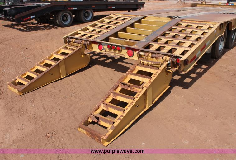 image for item H5631 2003 Belshe T-10 trailer