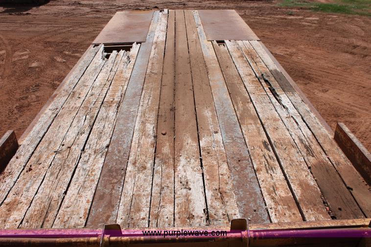 image for item H5631 2003 Belshe T-10 trailer