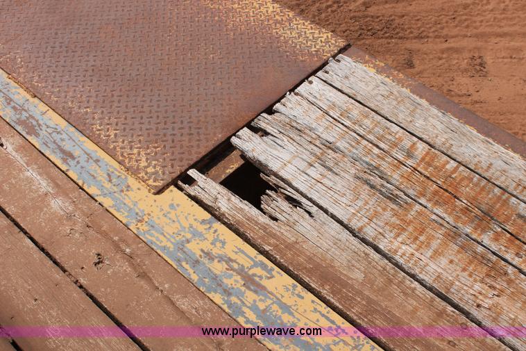 image for item H5631 2003 Belshe T-10 trailer