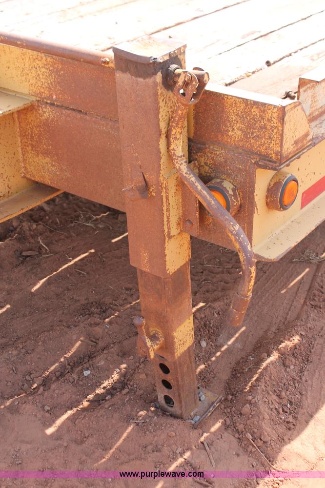 image for item H5631 2003 Belshe T-10 trailer