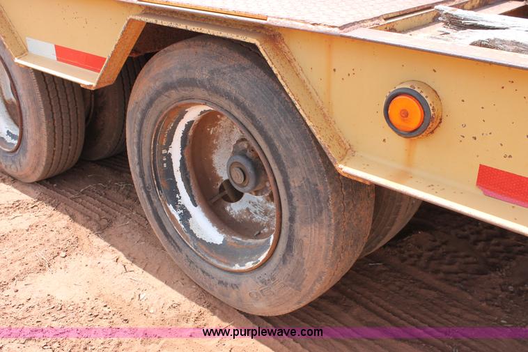 image for item H5631 2003 Belshe T-10 trailer