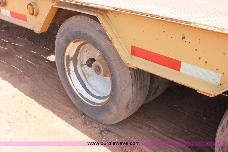 image for item H5631 2003 Belshe T-10 trailer