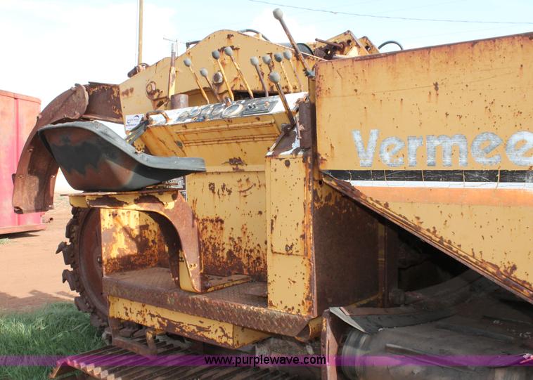 image for item H5634 1984 Vermeer T800B trencher