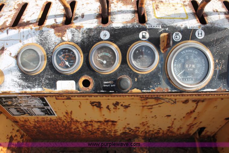 image for item H5634 1984 Vermeer T800B trencher