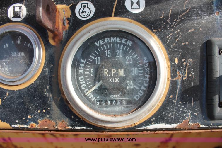 image for item H5634 1984 Vermeer T800B trencher