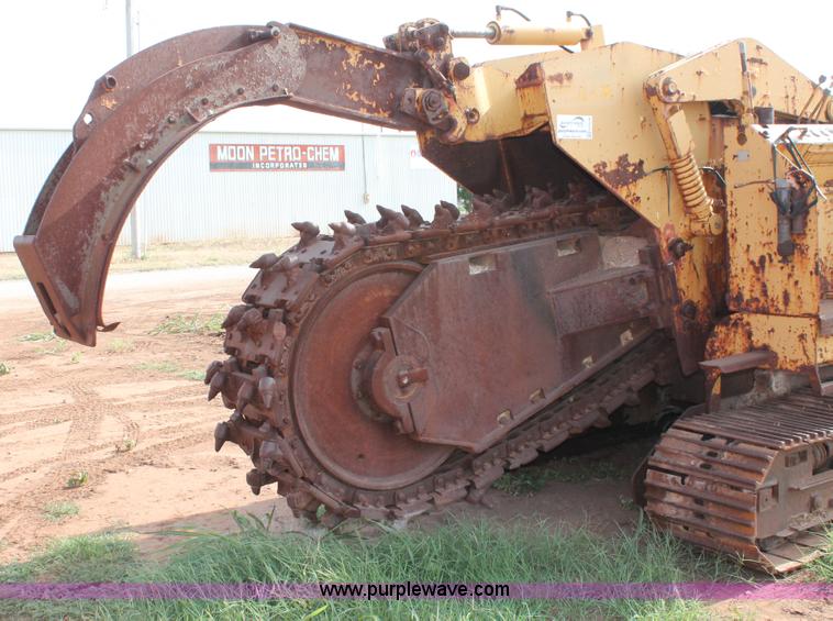 image for item H5634 1984 Vermeer T800B trencher
