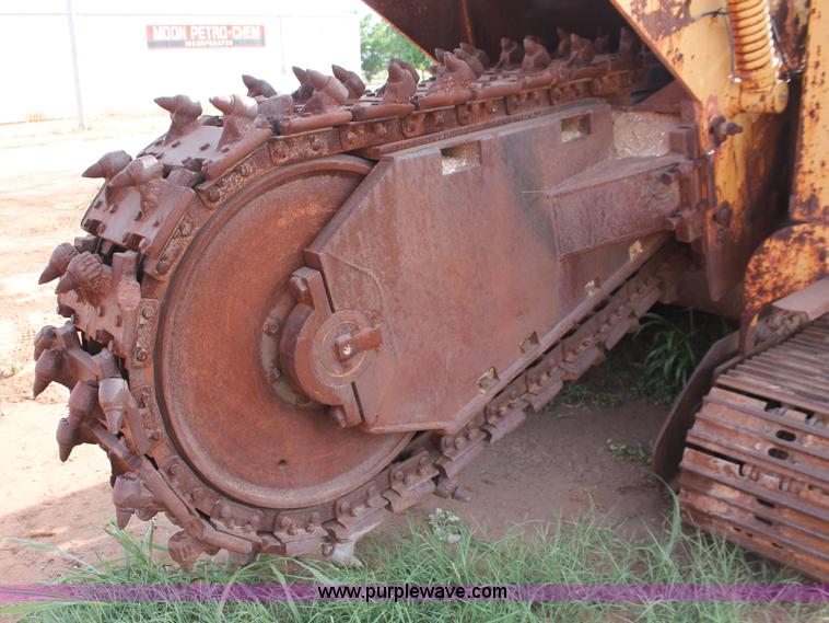 image for item H5634 1984 Vermeer T800B trencher