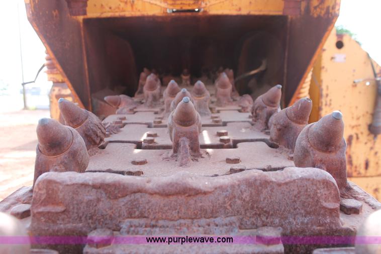 image for item H5634 1984 Vermeer T800B trencher