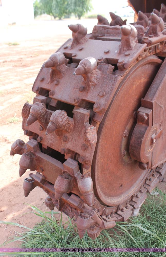 image for item H5634 1984 Vermeer T800B trencher