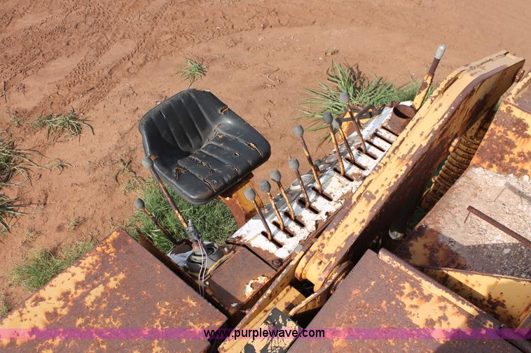 image for item H5634 1984 Vermeer T800B trencher