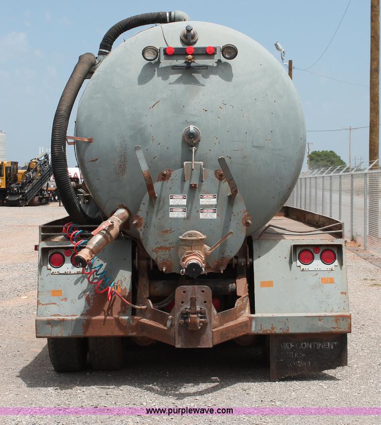 image for item H5637 1988 Kenworth T600 vacuum truck