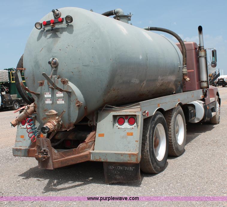 image for item H5637 1988 Kenworth T600 vacuum truck