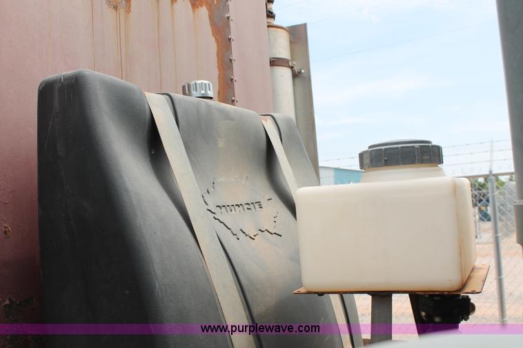 image for item H5637 1988 Kenworth T600 vacuum truck